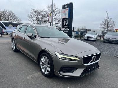 Gebraucht Volvo V60 Momentum 150 PS (110 kW) 2019 Grau Kombi