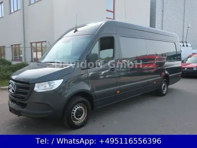 Gebraucht Mercedes Sprinter 170 PS (125 kW) 2023 Grau Van