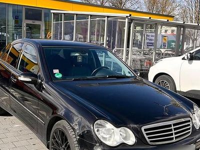 Gebraucht Mercedes C220 150 PS (110 kW) 2005 Schwarz Limousine