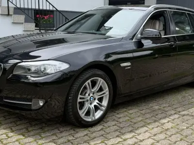 Gebraucht BMW 530 258 PS (189 kW) 2011 Schwarz Kombi