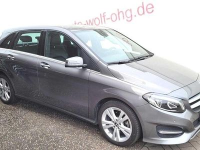 Usata Mercedes B180 Urban 122 CV (89 kW) 2018 Grigio Monovolume