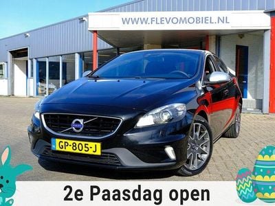 Gebraucht Volvo V40 Business Edition 120 PS (88 kW) 2015 Schwarz Limousine