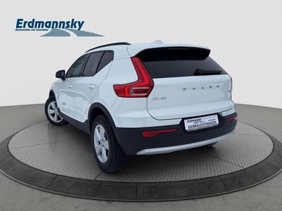 Crystal white (weiß) Gebraucht 2023 Volvo XC40 SUV | 27.540 € (Guter Preis)