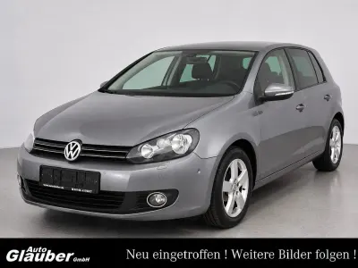 Gebraucht VW Golf VI Team 105 PS (77 kW) 2010 Grau Kleinwagen