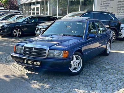 Blau Gebraucht 1992 Mercedes 190 Avantgarde Limousine | 12.900 €