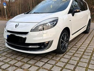 Weiß Gebraucht 2012 Renault Grand Scénic III Bose Edition Van / Kleinbus | 7.499 € (Teuer)