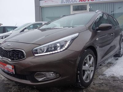 Grau Gebraucht 2014 Kia Ceed Sportswagon FIFA World Cup Edition Kombi | 6.890 € (Fairer Preis)