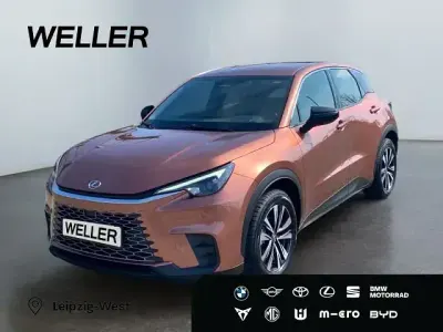 Gebraucht Lexus LBX 136 PS (100 kW) 2025 Rot SUV