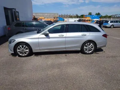 Gebraucht Mercedes C220 194 PS (142 kW) 2019 Silber Kombi