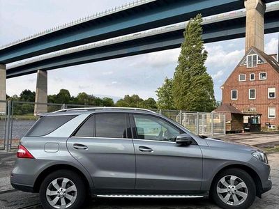 Begagnad Mercedes ML250 204 HK (150 kW) 2014 Grå SUV