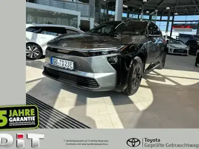 Gebraucht Toyota bZ4X Lounge 252 kW (343 PS) 2026 Precious metal (1l5)/ attitude SUV