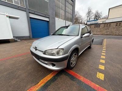 Gebraucht Peugeot 106 60 PS (44 kW) 2002 Silber Kleinwagen