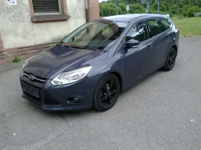 Gebraucht Ford Focus 116 PS (85 kW) 2014 Grau Kombi