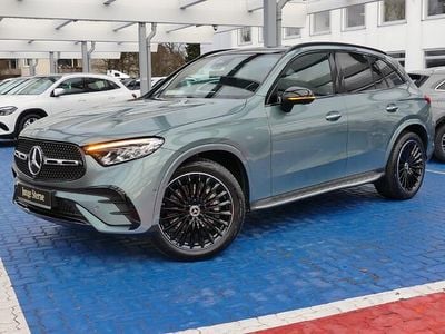 Gebraucht Mercedes GLC300 AMG 258 PS (189 kW) 2024 Metalliclack verdesilber Van