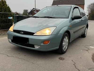 Blau Gebraucht 2000 Ford Focus Ghia Kleinwagen | 1.250 € (Guter Preis)
