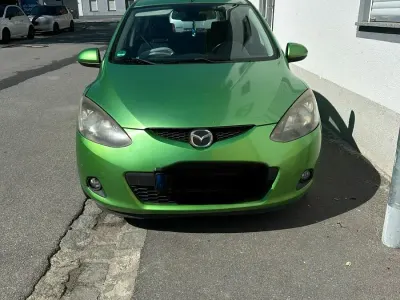 Gebraucht Mazda 2 75 PS (55 kW) 2009 Grün Kleinwagen
