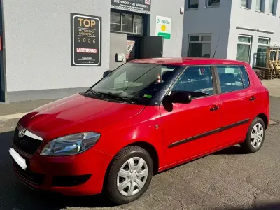 Gebraucht Skoda Fabia Cool Edition 69 PS (50 kW) 2011 Rot Limousine