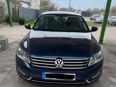 Gebraucht VW Passat 162 PS (119 kW) 2013 Blau Limousine