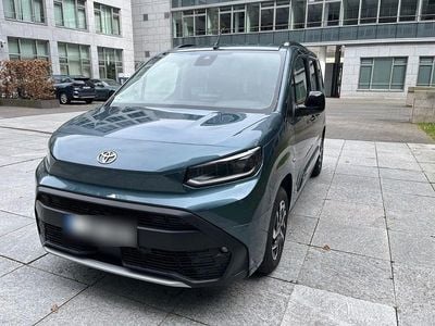 Gebraucht Toyota Proace City City 131 PS (96 kW) 2024 Blau Van / Kleinbus