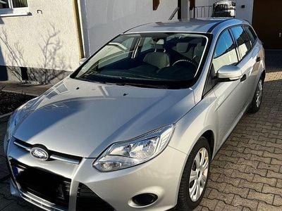 Usata Ford Focus Ambiente 101 CV (74 kW) 2014 Argento Station wagon