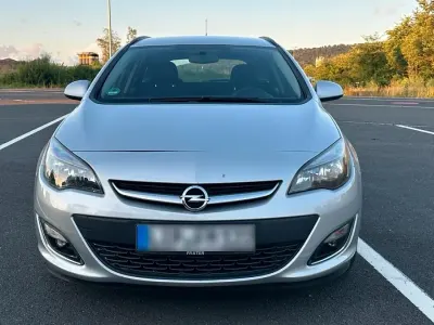 Gebraucht Opel Astra 130 PS (95 kW) 2012 Silber Kombi