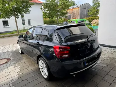 Gebraucht BMW 118 Urban Line 143 PS (105 kW) 2013 Schwarz Kleinwagen