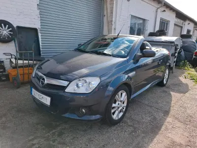 Gebraucht Opel Tigra 90 PS (66 kW) 2007 Silber Cabrio
