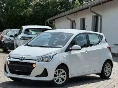 Gebraucht Hyundai i10 Trend 67 PS (49 kW) 2019 Weiß Kleinwagen