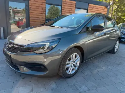 Używany Opel Astra Edition 131 KM (96 kW) 2021 Szary Sedan/Limuzyna