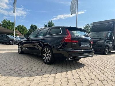 Gebraucht Volvo V60 Inscription 190 PS (139 kW) 2020 Schwarz Kombi