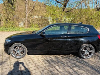 Gebraucht BMW 116 109 PS (80 kW) 2015 Schwarz Kleinwagen