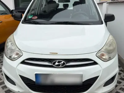 Gebraucht Hyundai i10 69 PS (50 kW) 2012 Weiß Kleinwagen