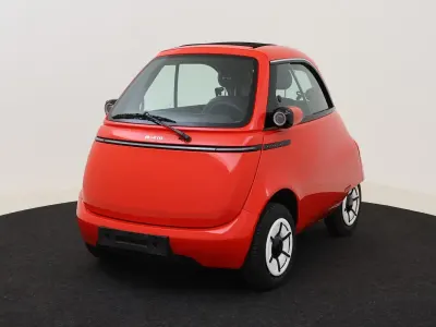 Gebraucht Micro Microlino 13 kW (18 PS) 2024 Milano red Kleinwagen