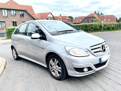 Mercedes B180