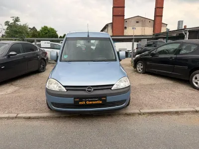 Usata Opel Combo Edition 97 CV (71 kW) 2005 Blu Monovolume