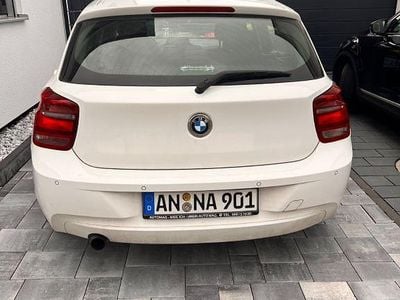 Gebraucht BMW 114 Sport Line 102 PS (75 kW) 2014 Weiß Kleinwagen