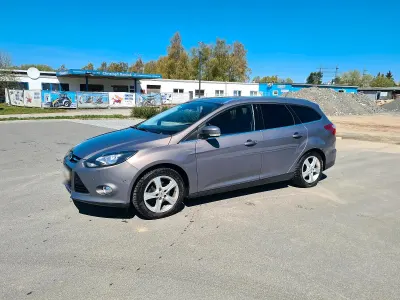 Używany Ford Focus Titanium 125 KM (91 kW) 2013 Szary Kombi