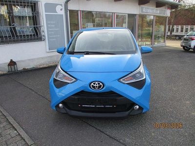 Second-hand Toyota Aygo X-play 72 CP (52 kW) 2019 Cyan metallic Hatchback
