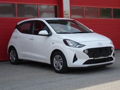 Gebraucht Hyundai i10 67 PS (49 kW) 2022 Weiß Kleinwagen