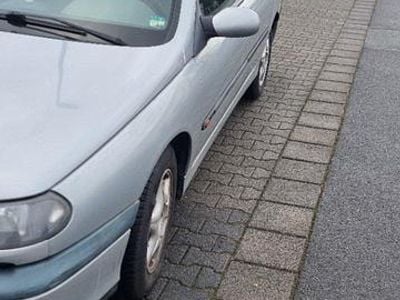 Silber Gebraucht 1999 Renault Laguna Kombi | 1.600 €