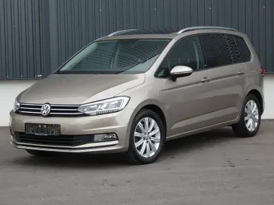 Gebraucht VW Touran Sound 116 PS (85 kW) 2017 Titanium beige Van / Kleinbus