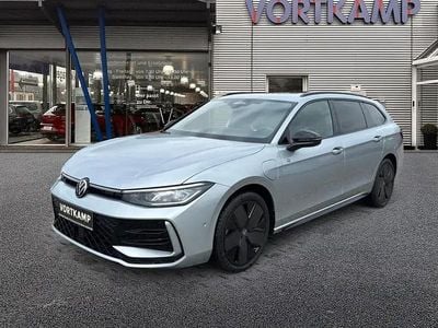 Second-hand VW Passat Style 272 CP (200 kW) 2024 Argintiu Break