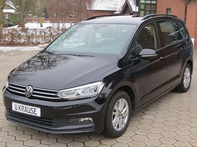 Deep black perleffekt Gebraucht 2023 VW Touran Comfortline Van / Kleinbus | 27.490 € (Guter Preis)
