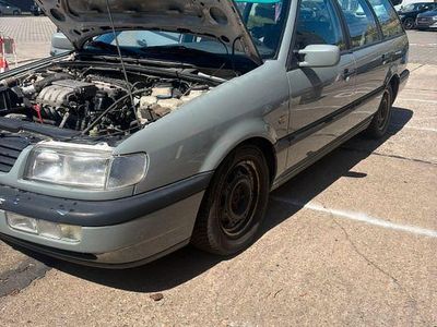 Second-hand VW Passat 101 CP (74 kW) 1996 Gri Berlinǎ