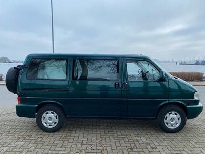 Second-hand VW T4 102 CP (75 kW) 2002 Verde Van