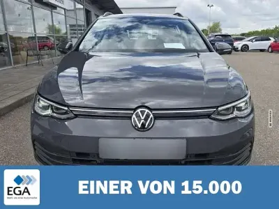 Gebraucht VW Golf VIII Style 131 PS (96 kW) 2023 Grau metallic Kombi