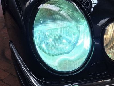 Mercedes E200
