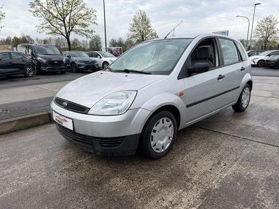 Gebraucht Ford Fiesta Ambiente 60 PS (44 kW) 2002 Silber Kleinwagen