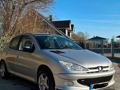 Gebraucht Peugeot 206 75 PS (55 kW) 2009 Silber Kleinwagen