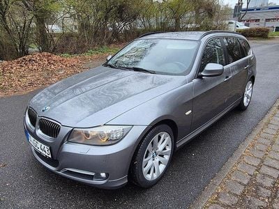Gebraucht BMW 320 Exclusive 184 PS (135 kW) 2011 Grau Kombi